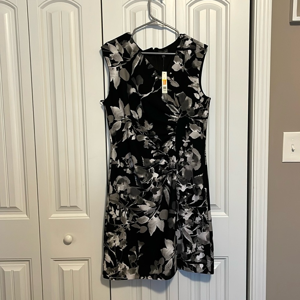 Gorgeous professional floral dress from the Limited. NWT Never worn. Size Large